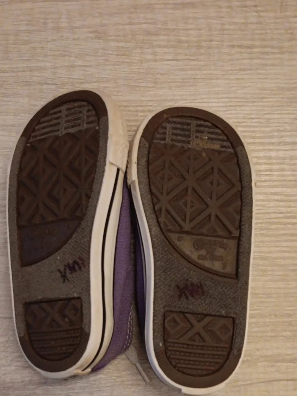 Converse Chuck Taylors Purple Canvas Low-Top Sneakers Toddler Size 7